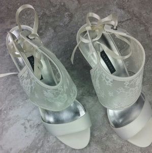 NWB Capparos Lace Heel Ivory Lace Sz 9 1/2